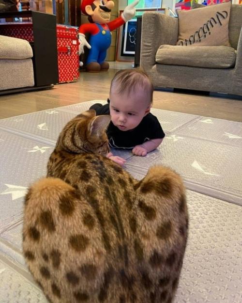 Тимати и его жена Анастасия решетова показали своего маленького сыночка. 04