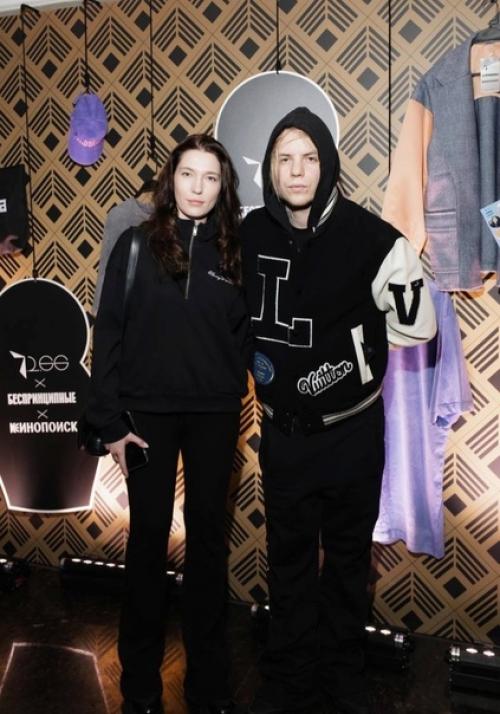 Павел Деревянко пришел на премьеру нового сезона Беспринципных с новой возлюбленной. 03