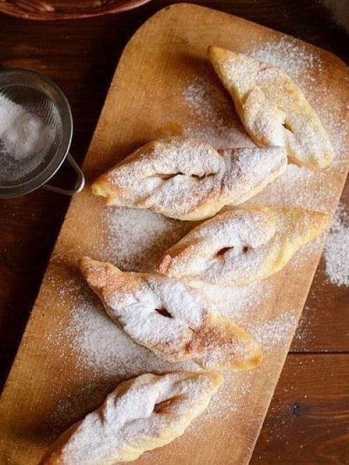 Вергуны.  Ингредиенты:   Кефир - 1 стакан. 04