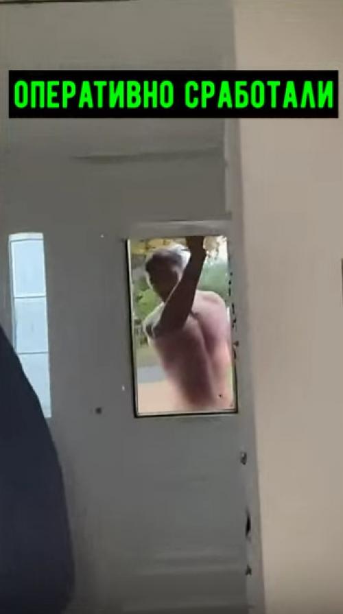 Я изначально задался вопросом: а зачем вообще нужна такая дверь, ведь она картонная, вряд ли сможет спасти от проникновения в дом. 

