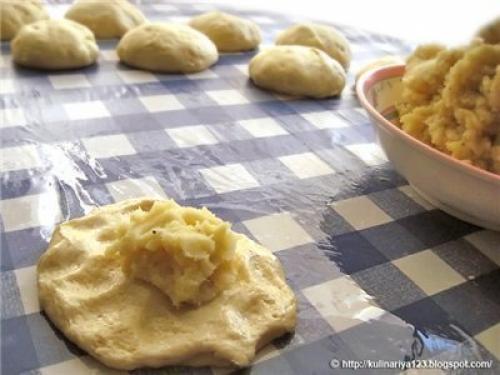 Жареные дрожжевые пирожки с картошкой. 01 Жареные дрожжевые пирожки с картошкой. 01