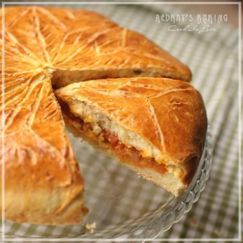 Пирог с тушенной капустой. Пирог с тушенной капустой.