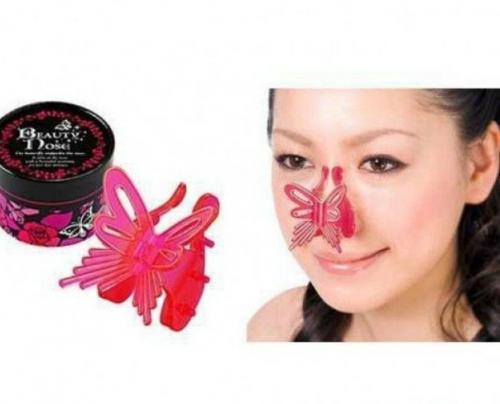 Выглядит как приспособление для пыток, но на самом деле это уменьшитель носа. 01