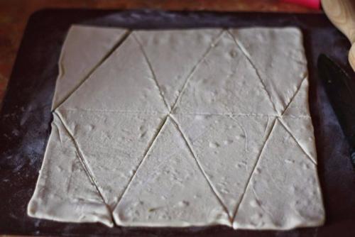 Пирог - венок с беконом, яйцами и сыром. 01