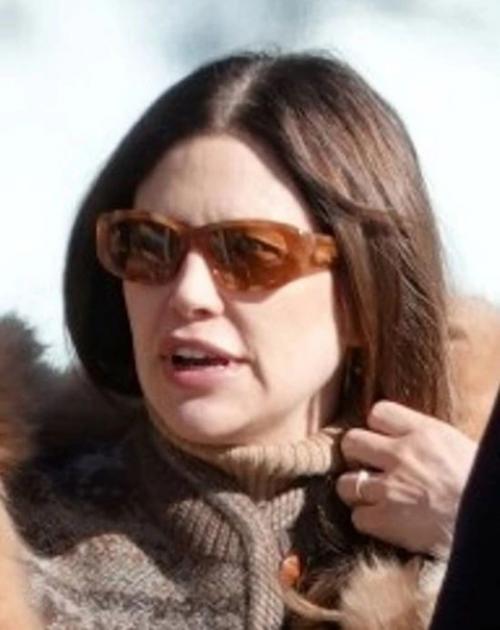 Дарью Жукову нe узнать: бывшую жeну Абрамовича сфотографировали с мужeм - миллиардeром на горнолыжном курортe. 04