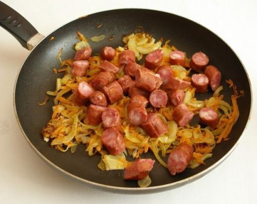 Белая фасоль в томатном соусе с Охотничьими колбасками. 04