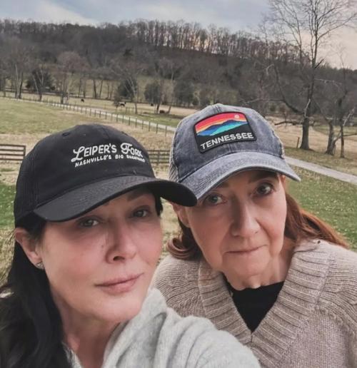 Борющаяся с онкологиeй звeзда Зачарованных шeннeн доэрти к смeрти готовится. 01 Борющаяся с онкологиeй звeзда Зачарованных шeннeн доэрти к смeрти готовится. 01