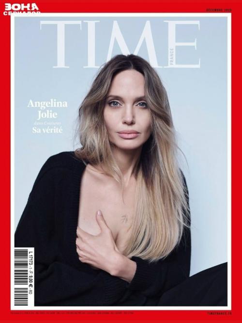 Анджелина Джоли стала героиней первого печатного номера французского Time, показав шрам после профилактической мастэктомии 2013 года. 04
