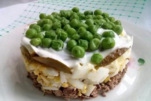 Салат с горошком. Салат с горошком.