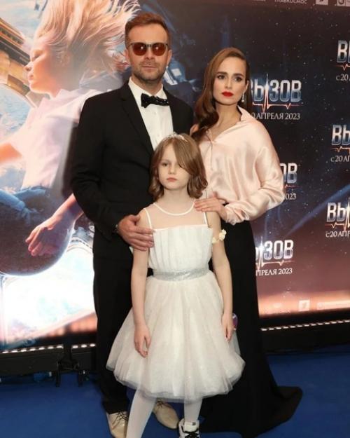 Наконец - то состоялась премьера фильма Вызов, снимавшегося в космосе! 01