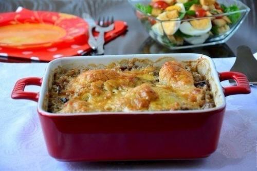 Гречка с курицей, запеченная в сливках. Гречка с курицей, запеченная в сливках.