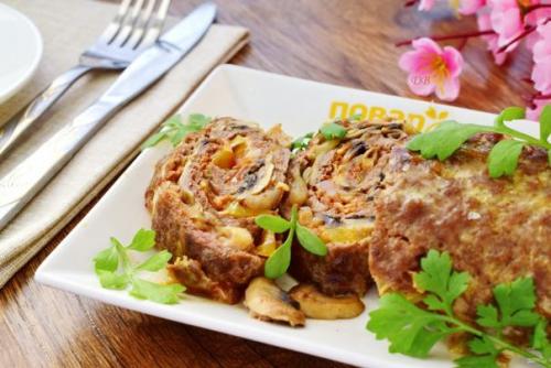 Рулет из мясного фарша с капустой. Рулет из мясного фарша с капустой.