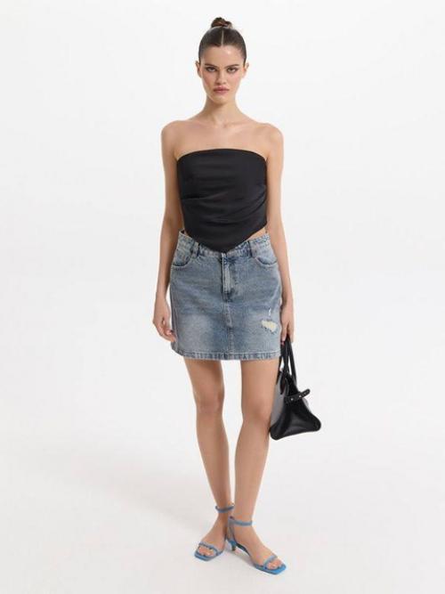 Как ни крути, юбки - это абсолютный мастхэв летнего сезона. 02