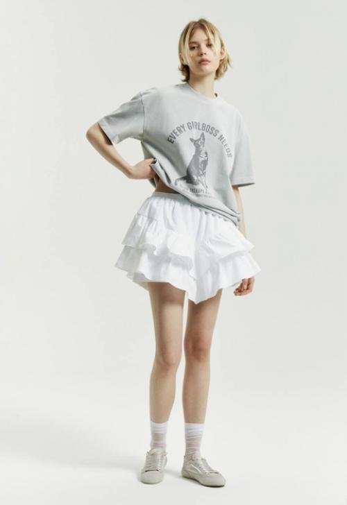 Как ни крути, юбки - это абсолютный мастхэв летнего сезона. 01