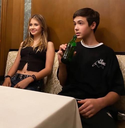 Заклятые Подруги боня и водонаева встретились на красной площади и познакомили детей. 03