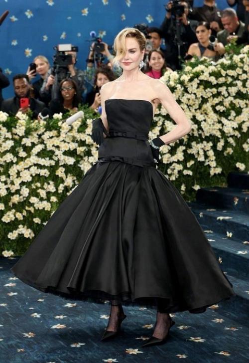 Николь кидман тожe за Met Gala досталось. 03