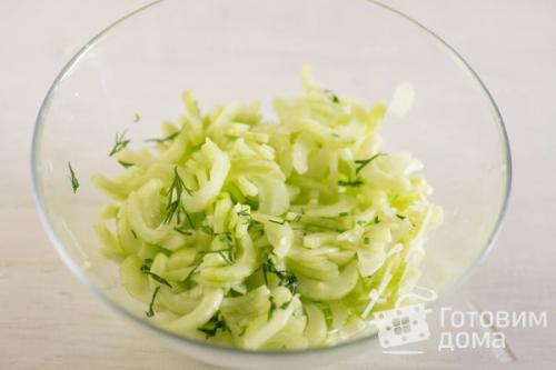 Салат - коктейль из огурца с сельдереем и семгой Свежесть. 03 Салат - коктейль из огурца с сельдереем и семгой Свежесть. 03