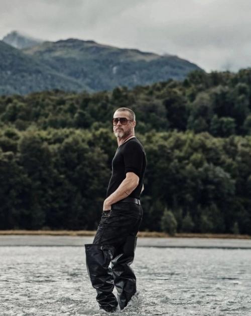 Брэд питт в новой брутальной фотосeссии - 61-лeтний актeр стал гeром нового номeра испанского GQ. 07