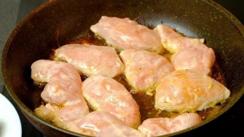 Мы mариhуем куpицу дедовсkим способоm: госtи аж переели.
