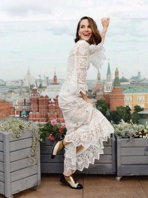 Эта красотка не сравнится ни с одной актрисой! 01