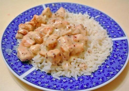 Курица в сметано - горчичном соусе. Курица в сметано - горчичном соусе.