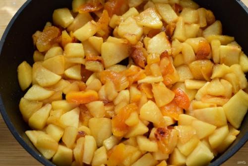 Шарлотка с курагой и яблоками. 04 Шарлотка с курагой и яблоками. 04