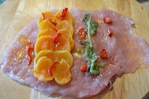 Куриные колбаски - рулетики с курагой. 01 Куриные колбаски - рулетики с курагой. 01