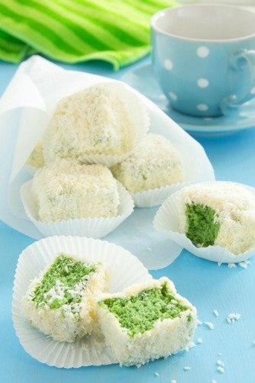 Птифур. Очень люблю маленькие пирожные, птифуры, на один укус. Птифур. Очень люблю маленькие пирожные, птифуры, на один укус.