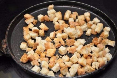 Салат с чесночными сухариками. 02 Салат с чесночными сухариками. 02