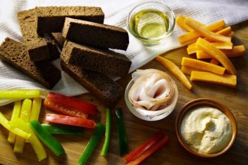 Чесночные гренки.  Ингредиенты: 01 Чесночные гренки.  Ингредиенты: 01