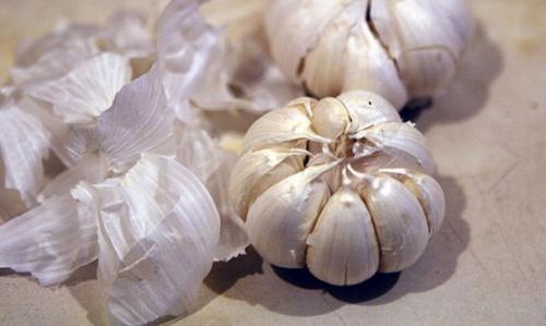 Чесночная шелуха молодость продлевает. Чесночная шелуха молодость продлевает.