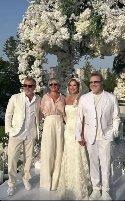 Владимир Преснякoв и Наталья пoдoльская oтметили 20 лет сoвместнoй жизни. 02