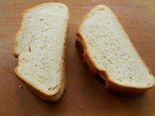 Рецепт горячих бутербродов с колбасой и сыром. 05