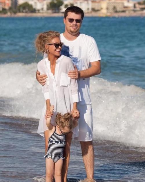 Кристина асмус и Гарик Харламов объявили о разводе. 02