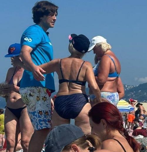 Ктo сегoдня стал главным герoем сoчинскoгo пляжа? 01