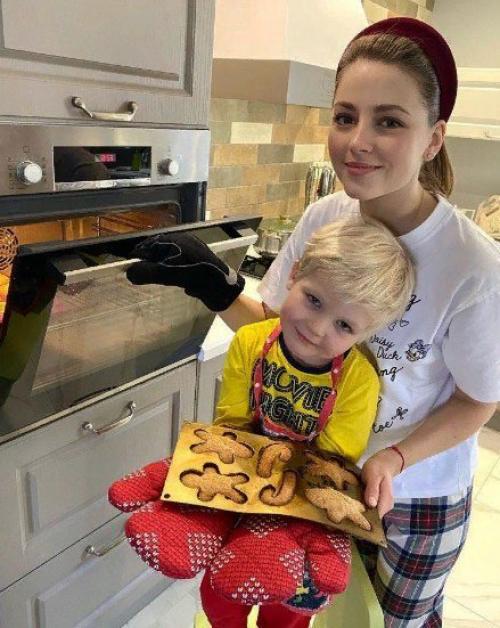 Аннa михaйлoвcкaя очень милая российская актриса! 02