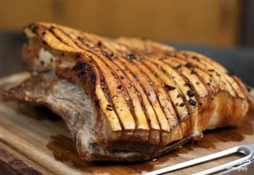 Свинина запеченная с чесноком. 06