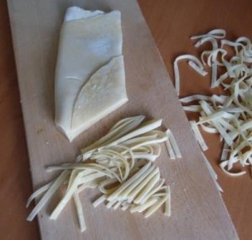 Как сделать домашнюю лапшу: 3 варианта на выбор. 04 Как сделать домашнюю лапшу: 3 варианта на выбор. 04