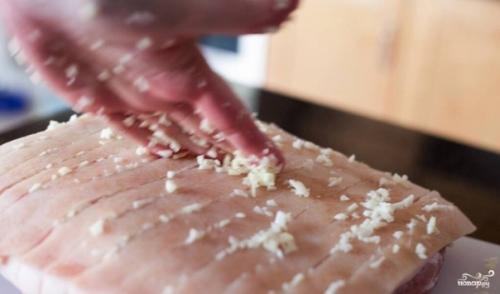 Свинина запеченная с чесноком. 02