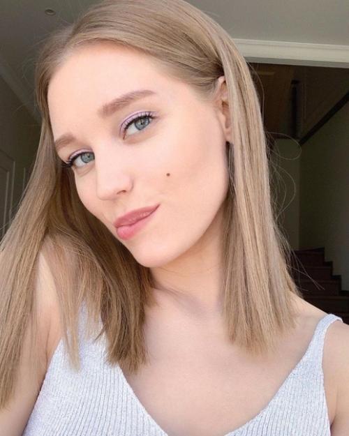 Кристина асмус рассказала, что она вообще никак не ухаживает за лицом, даже не ходит к косметологу и у неё такая идеальная кожа! 03