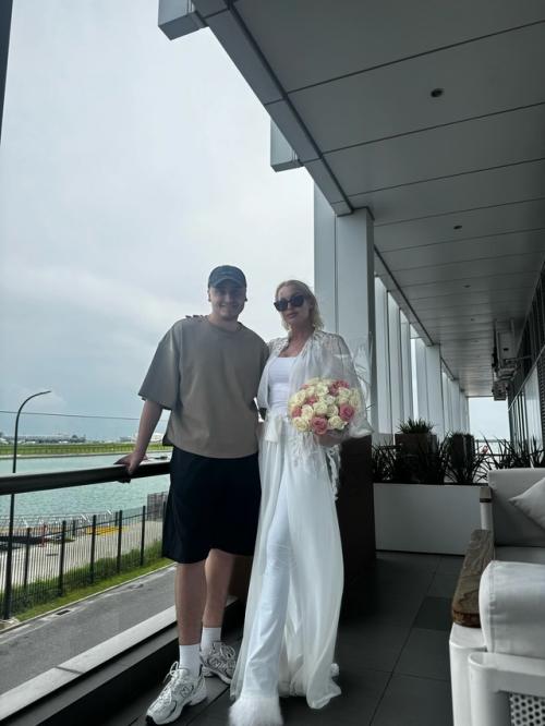 Начался новый сезон нашего любимого сериала под названием Анастасия Волочкова её очередной спутник на Мальдивах. 01