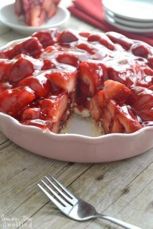 Клубничный пирог.  Вам потребуется: 02