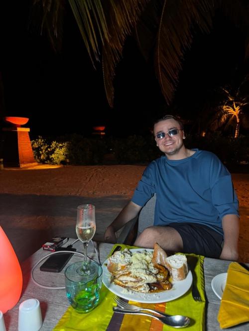 Начался новый сезон нашего любимого сериала под названием Анастасия Волочкова её очередной спутник на Мальдивах. 03