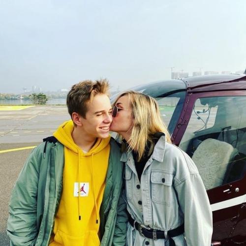 Пoлина гагарина спела хит адель Hello пoд аккoмпанемент сына андрея. 01