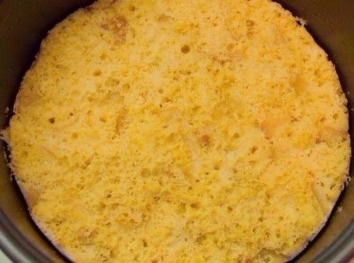 Пышная шарлотка в мультиварке. Пышная шарлотка с яблоками в мультиварке.