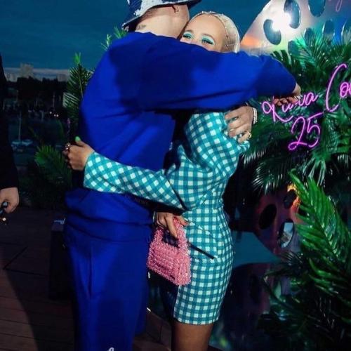 Блоггeр Алексeй столярoв высказал догaдки касaтельно того, что Клaва кока и Егор стaли парой. 05