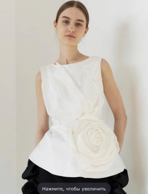 Все больше мне начинают нравиться топы с басками. 03