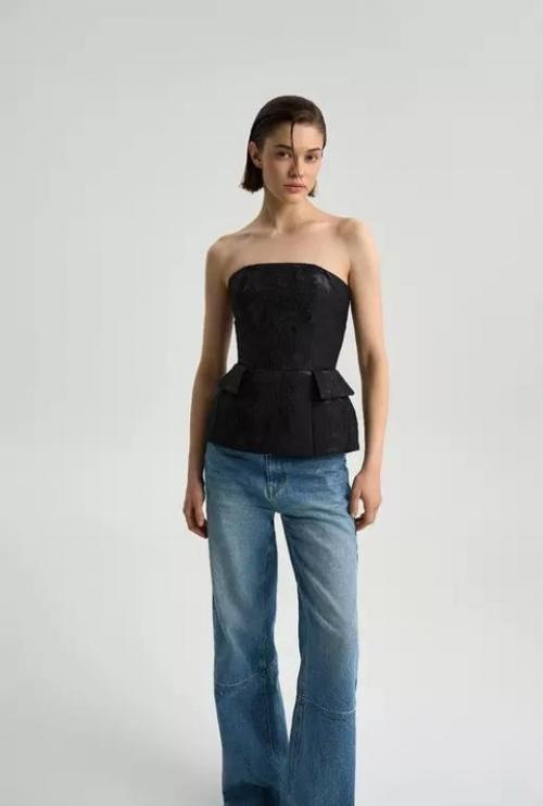 Все больше мне начинают нравиться топы с басками. 02