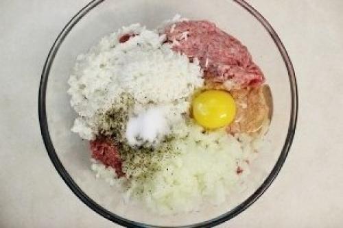 Тефтели с рисом и сливочной подливкой в духовке. 02 Тефтели с рисом и сливочной подливкой в духовке. 02