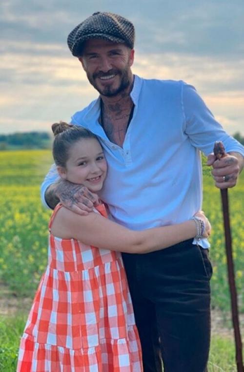 Бэкхем со своей дочкой Харпер на десятилетии девочки плюс немного архивных фото. 03